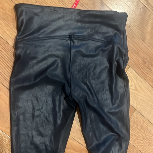 Spanx Black Faux Leather Leggings Size M EUC - Picture 5 of 8